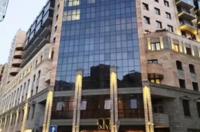 Vibrant Modern Apartment with Balcony , Middle Of City Center